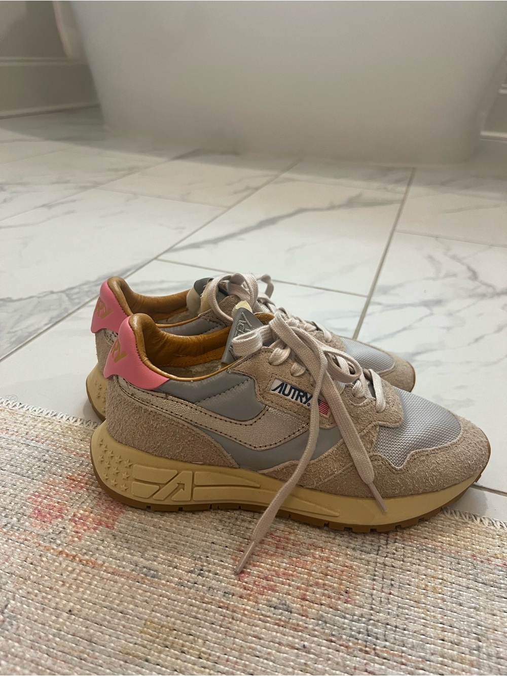 Autry Women’s Beige & Pink Suede Runner size 38